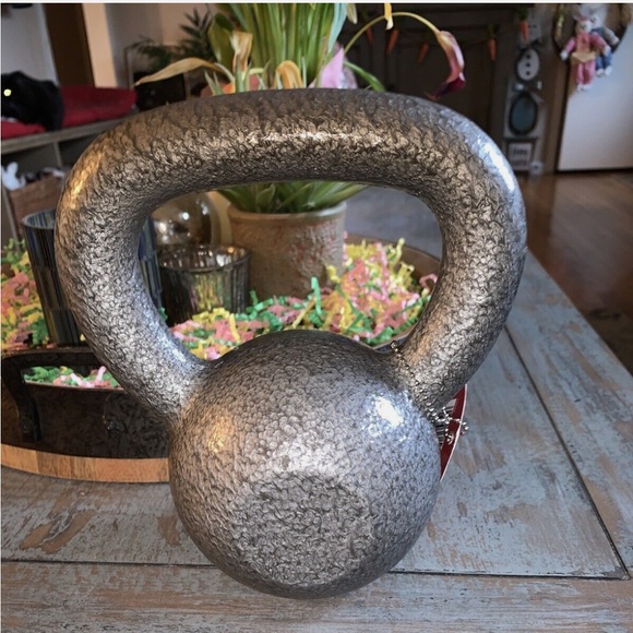 Cast Iron Kettlebell Weights for Home Gym Fitness & Training 15 lbs.  (4kg-24kg) - Picture 4 of 5